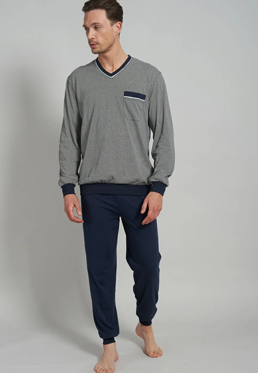 Gotzburg heren pyjama V-hals, middenblauw mini dessin