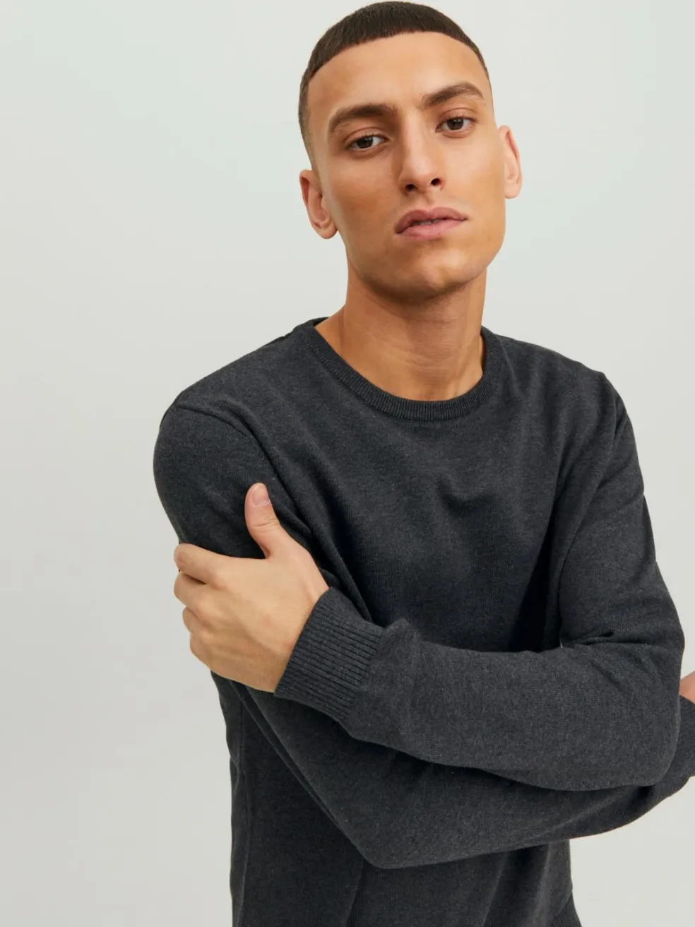 JACK & JONES Basic knit crew neck slim fit, heren pullover katoen met O-hals, donkergrijs melange