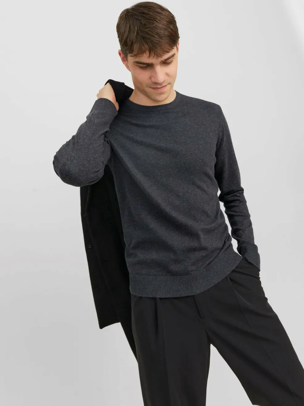 JACK & JONES Emil knit crew neck slim fit, heren pullover viscosemengsel met O-hals, donkergrijs melange